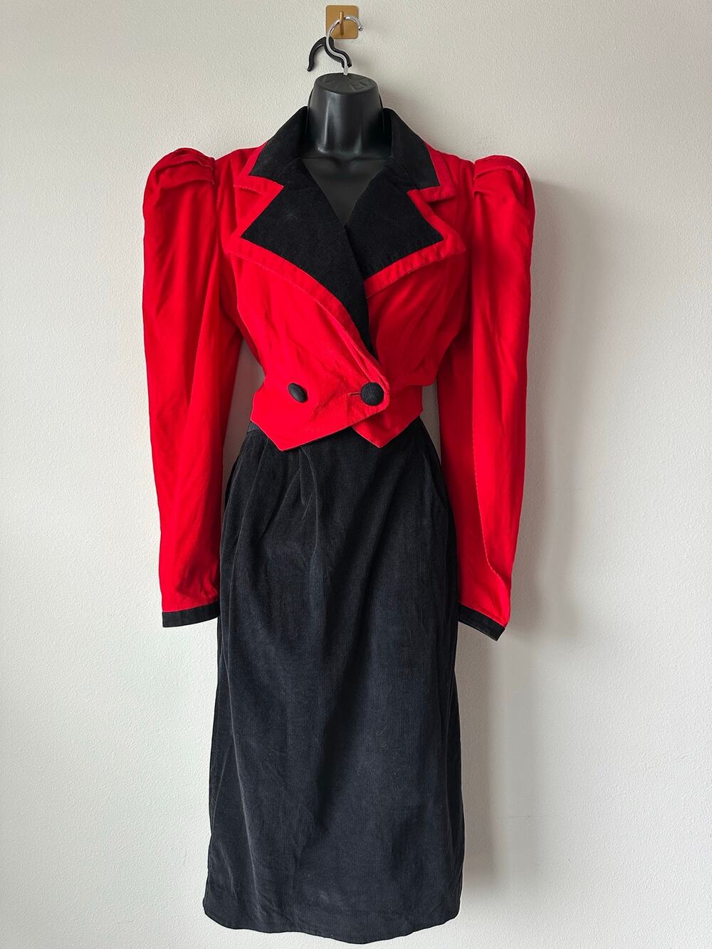Vintage 80s Red Black Corduroy Skirt Suit Cropped Blazer Power Dressing Size M
